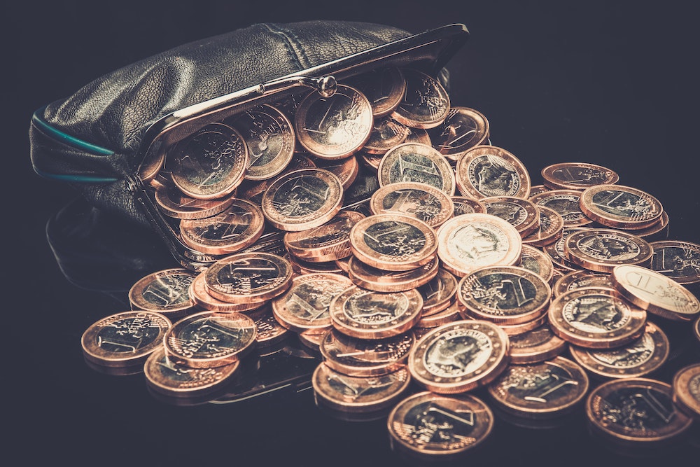 Salaire brut 2000 euros : comment évaluer votre potentiel d'évolution de carrière ?
