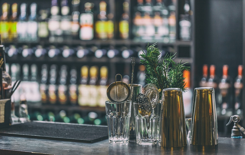 Comment organiser une soirée d'ouverture réussie pour votre bar ?