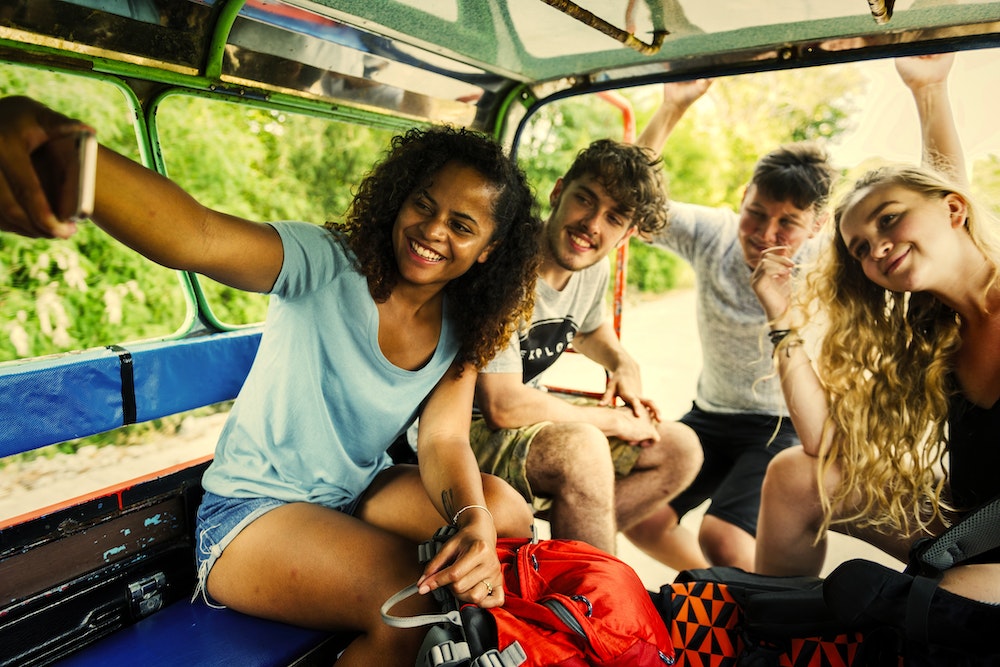 Lancer son entreprise de location de minibus : un guide complet pour se lancer dans le monde du transport privé
