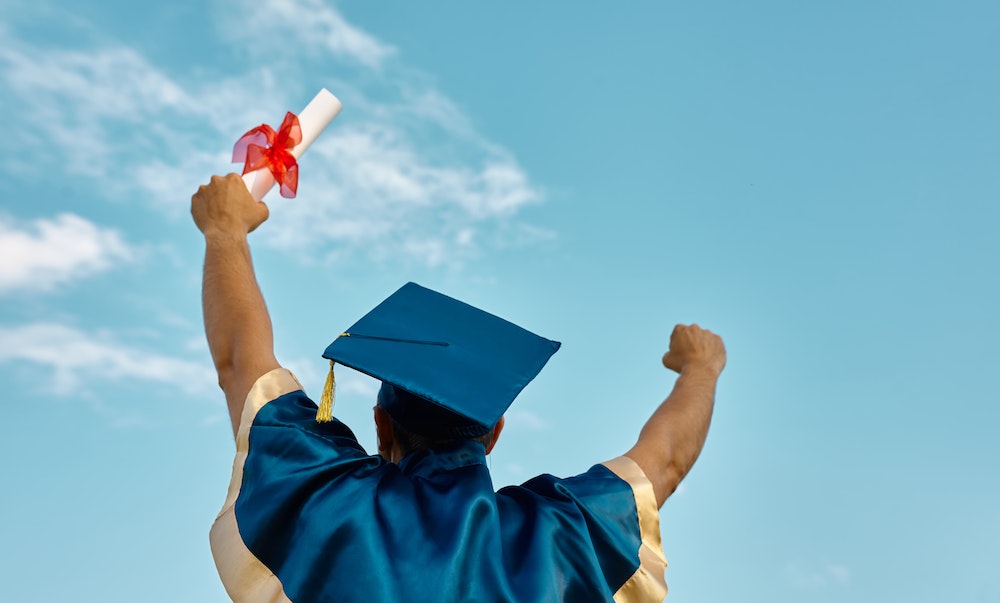 Décrocher son Diplôme Assistant De Vie aux Familles (ADVF) : un métier d'avenir au service des personnes