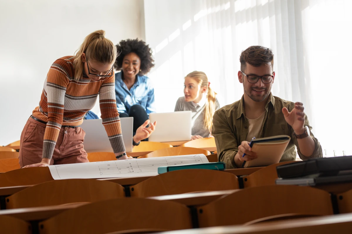 Formation en ligne ou en présentiel : Comment faire le bon choix pour votre avenir professionnel ?